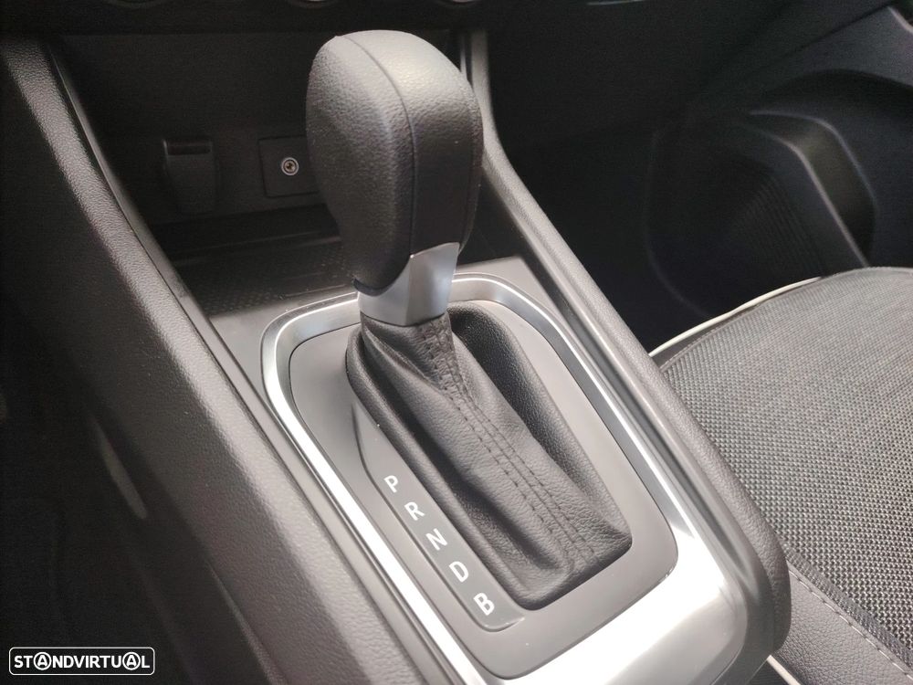 Renault Captur 1.6 E-Tech Full Hybrid Techno — fotografia 18