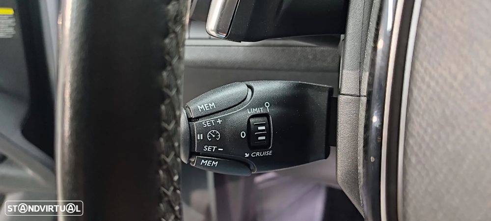 Peugeot 3008 1.2 PureTech Allure EAT8 - 40