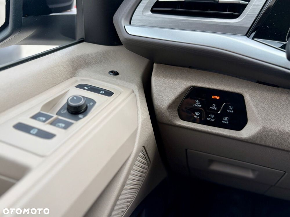 Volkswagen Multivan - 26