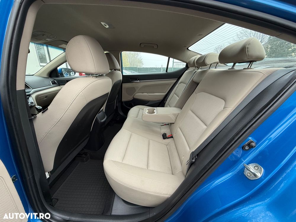 Hyundai Elantra 1.6 CRDI Exclusive - 6
