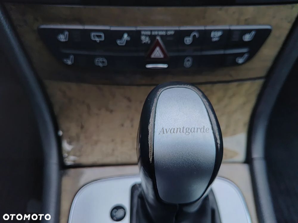 Mercedes-Benz Klasa E 500 Avantgarde Sport Edition - 16