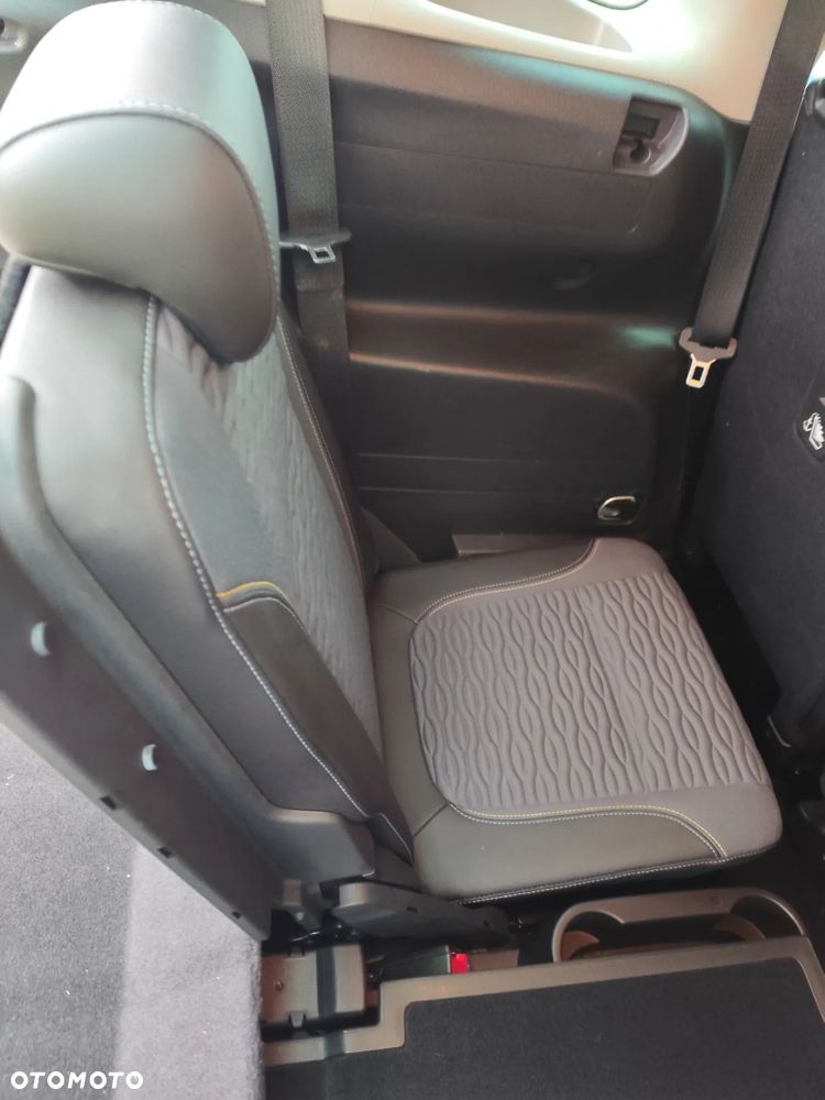 Opel Zafira - 11