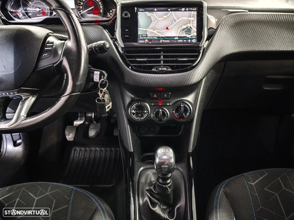 Peugeot 2008 1.2 PureTech Signature - 14