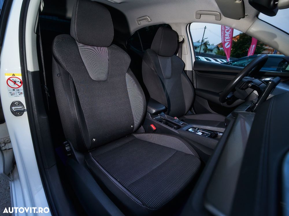 Skoda Octavia 1.6 TDI DSG Ambition - 33