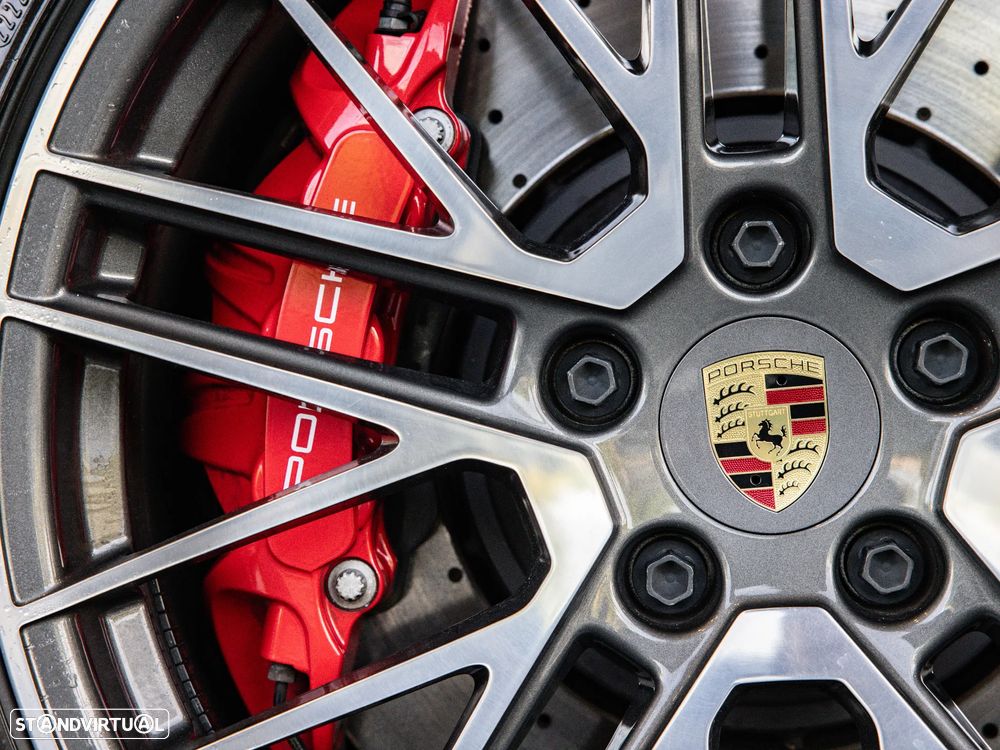 Porsche 911 (992) Turbo PDK - 24