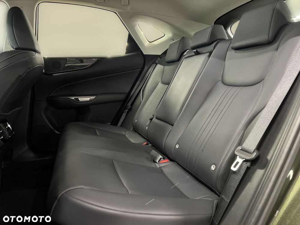 Lexus NX 350h Business AWD - 17