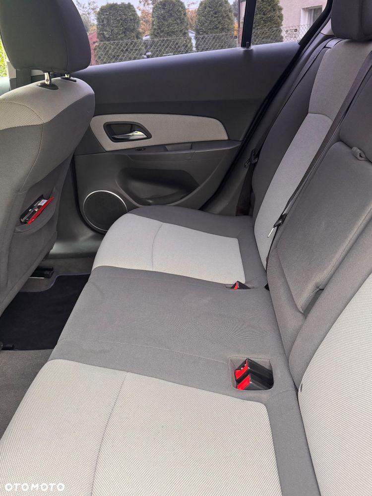 Chevrolet Cruze 1.8 LT - 12