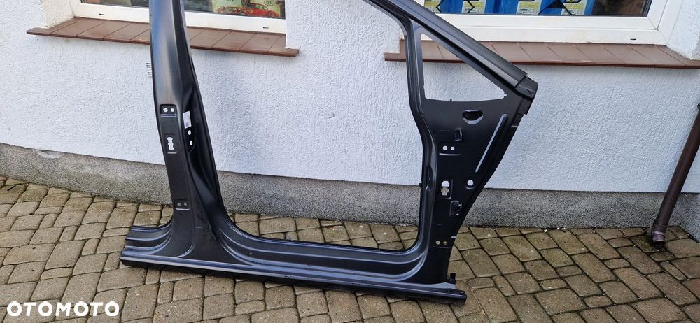 VW TOURAN II 5TA SŁUPEK PRÓG PRAWY POSZYCIE 2015- - 2