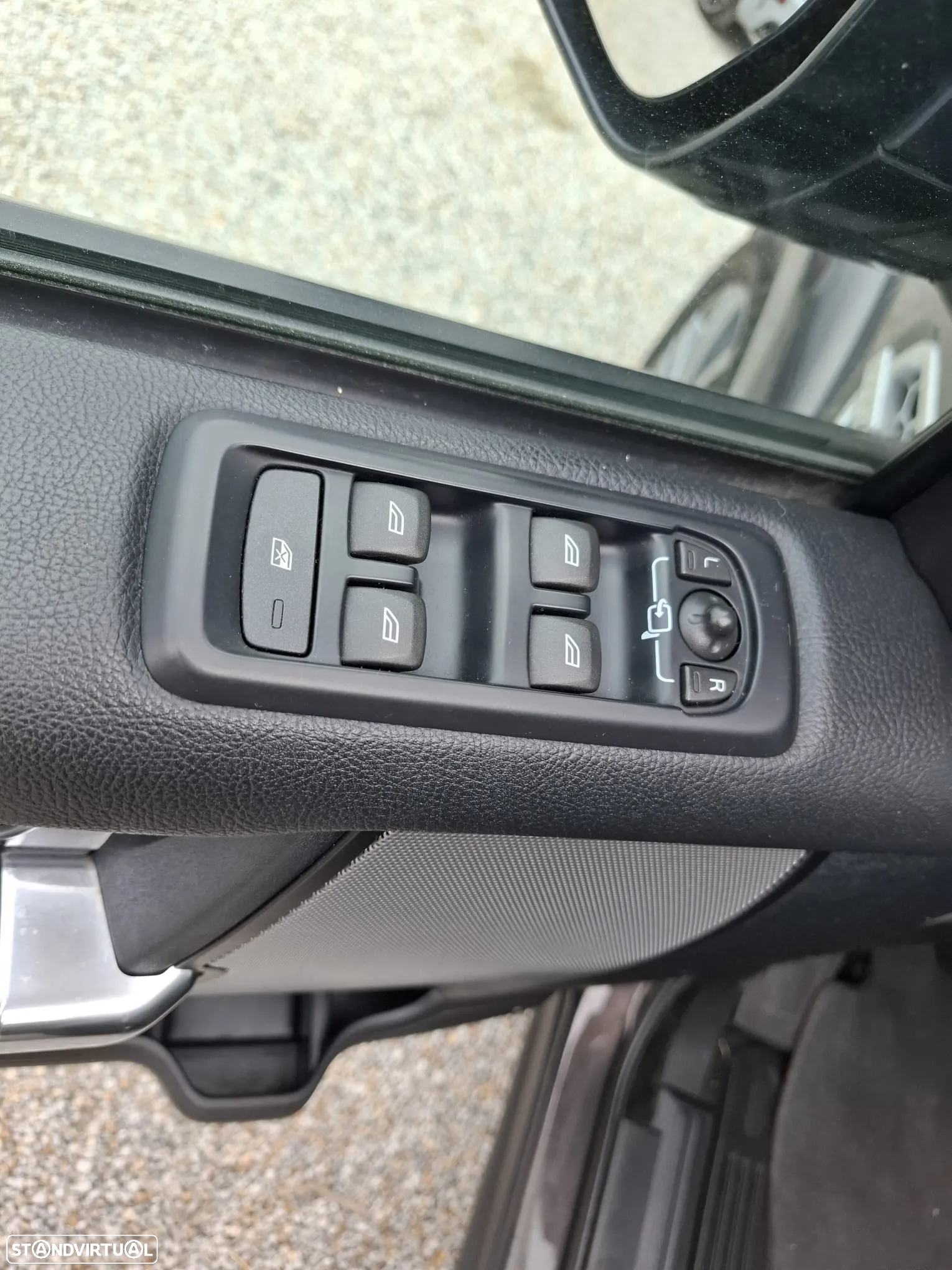 Land Rover Discovery SD V6 HSE - 24