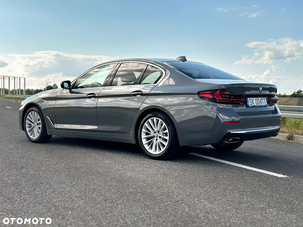 BMW Seria 5 530i xDrive mHEV Luxury Line - 9