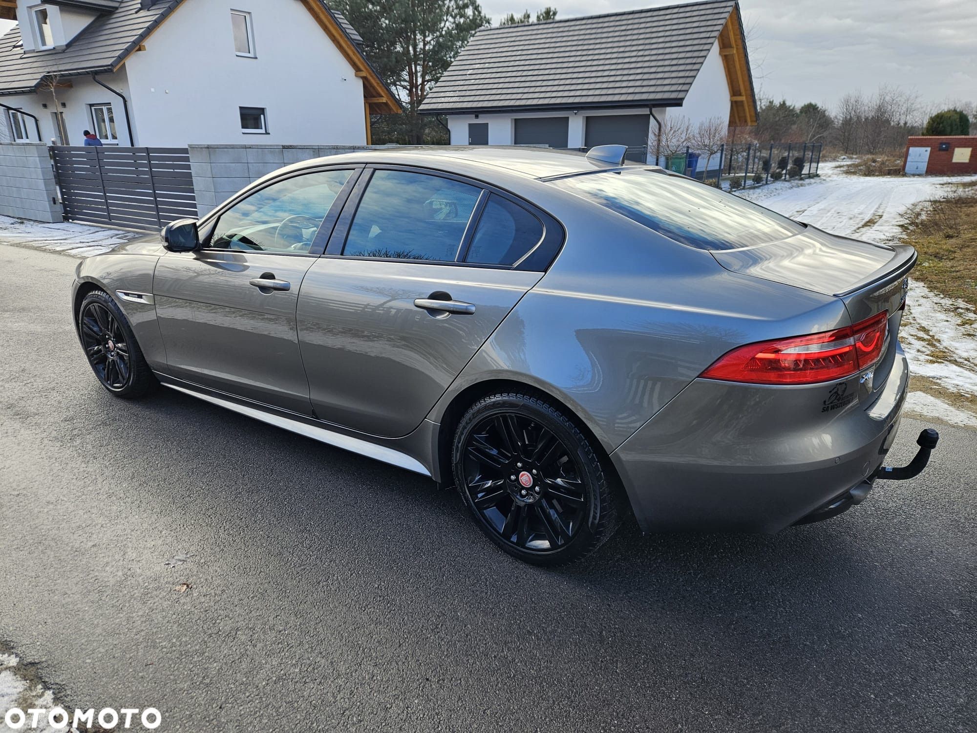 Jaguar XE 2.0 T R-Sport - 1