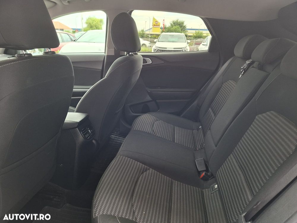 Kia XCeed 1.5 T-GDI 6MT City - 17