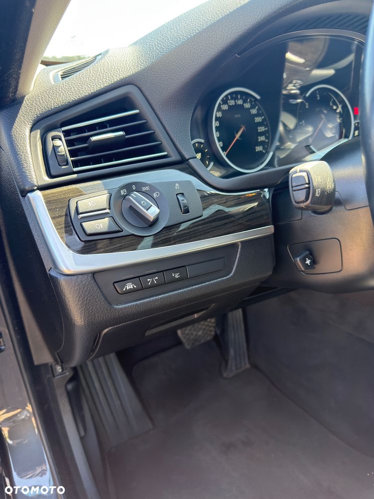 BMW Seria 5 520d Luxury Line - 10