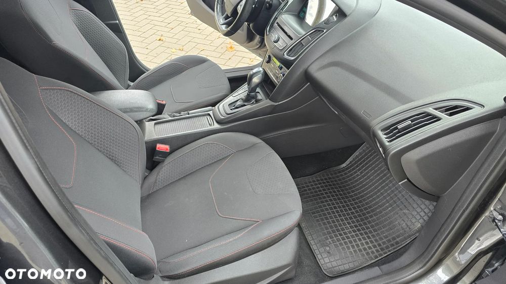Ford Focus 1.5 EcoBoost ST-Line - 18