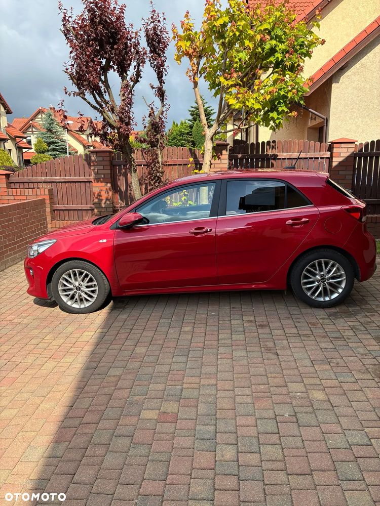 Kia Rio 1.2 L - 3