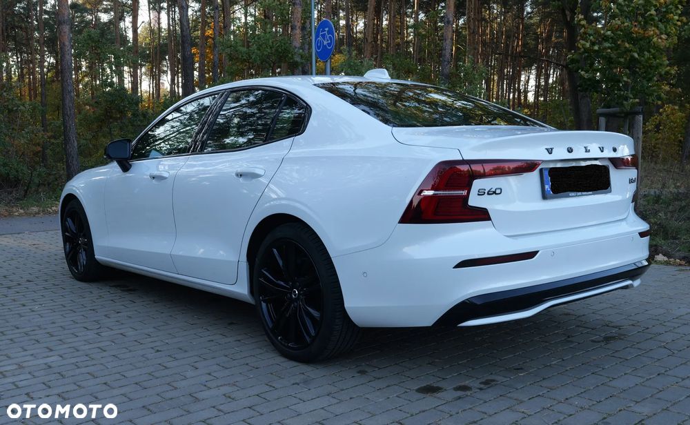 Volvo S60 B5 B AWD Plus Dark - 6
