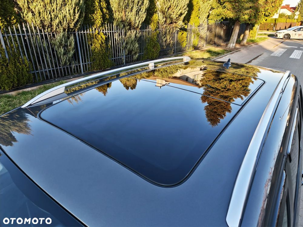 Volkswagen Touran 1.6 TDI DPF BlueMotion Technology Highline - 34