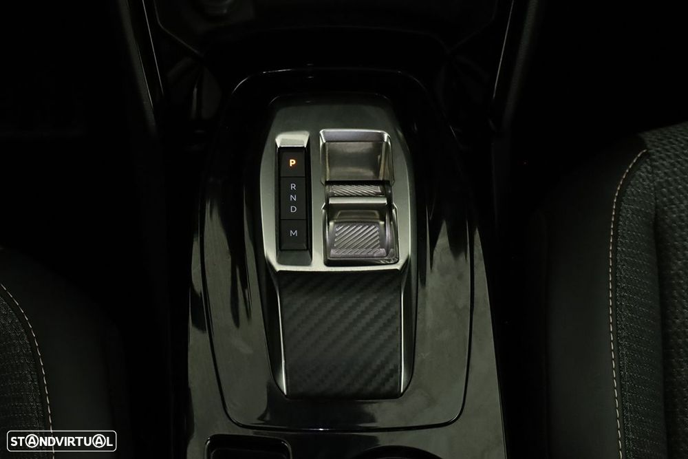 Peugeot 2008 1.2 PureTech Allure EAT8 - 14
