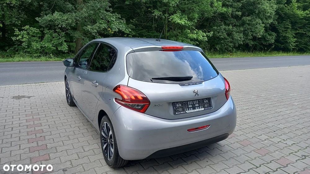 Peugeot 208 1.2 PureTech GPF Allure S&S EAT6 - 12