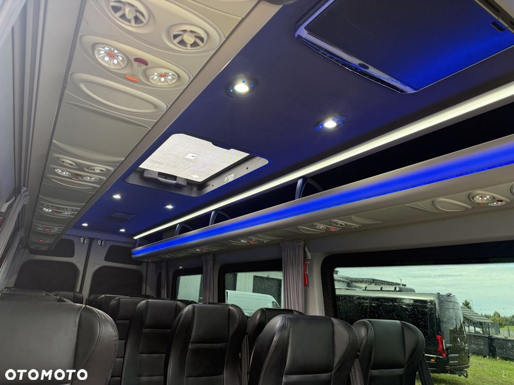 Mercedes-Benz Sprinter 519 - 21