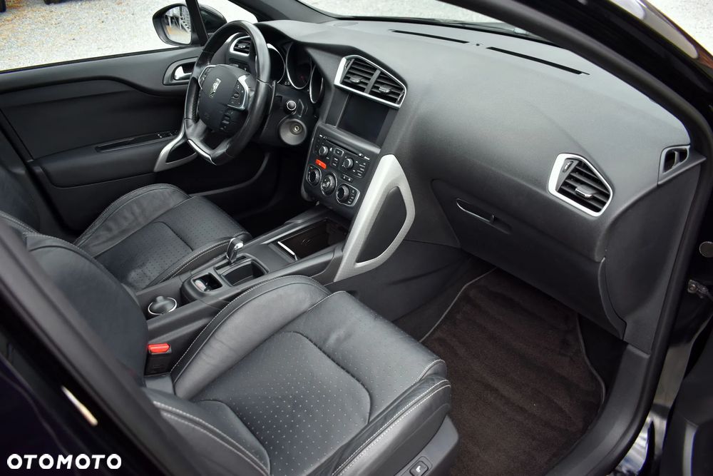 Citroën DS4 e-HDi 110 EGS6 SoChic - 36