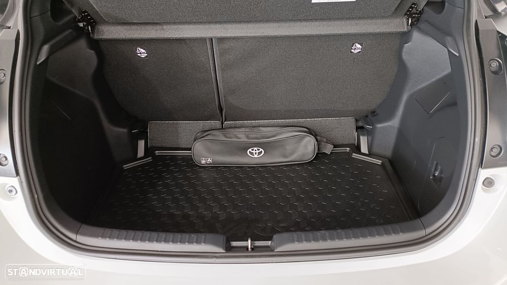 Toyota Yaris - 10