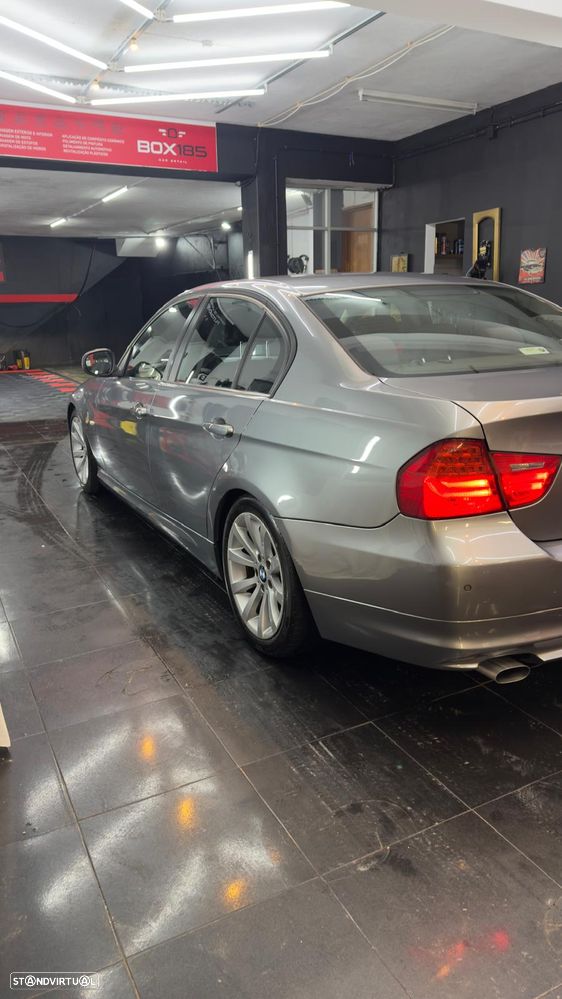 BMW 318 d Sport - 12