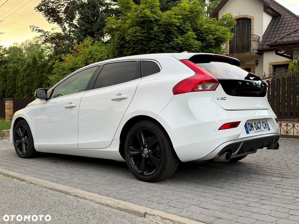 Volvo V40 D2 R Design - 3