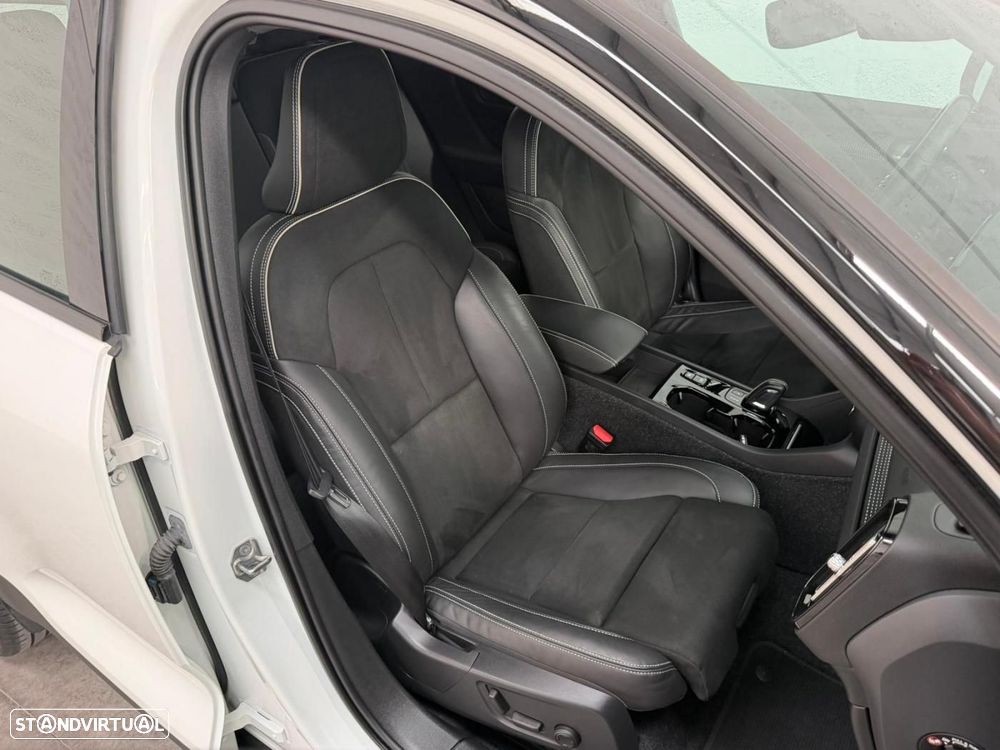 Volvo XC 40 1.5 T4 PHEV R-Design - 34