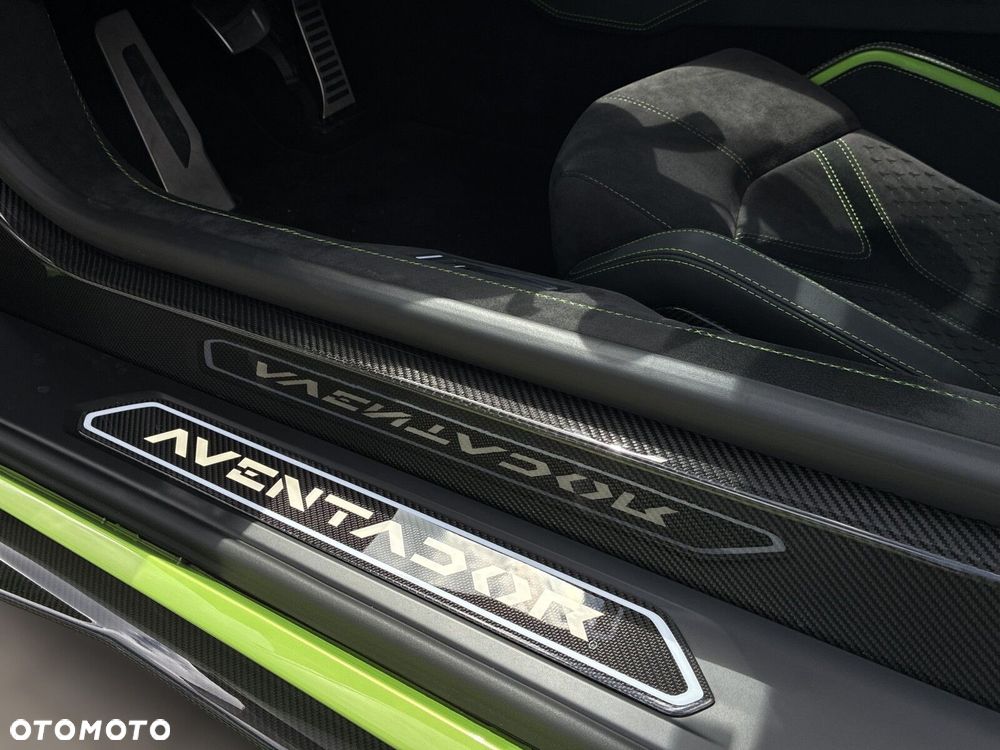 Lamborghini Aventador - 13
