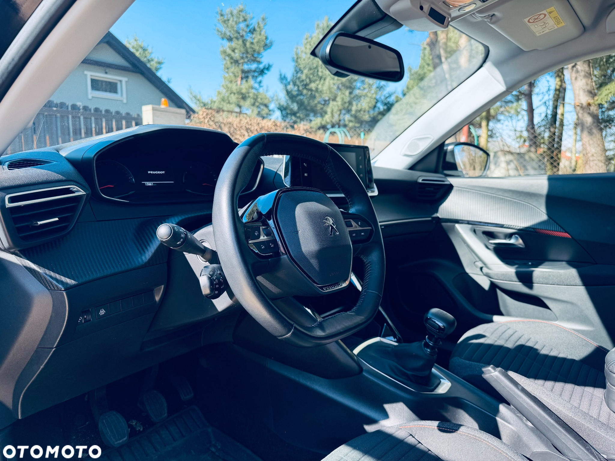 Peugeot 2008 1.2 Pure Tech GPF Signature S&S - 9