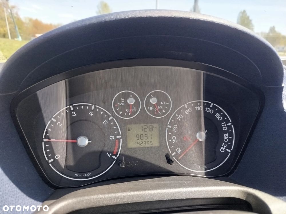 Ford Fiesta 1.3 Ambiente - 6