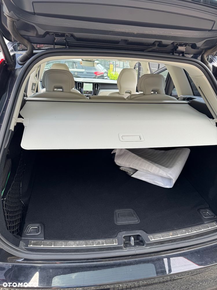 Volvo XC 60 B4 D AWD Plus Dark - 25