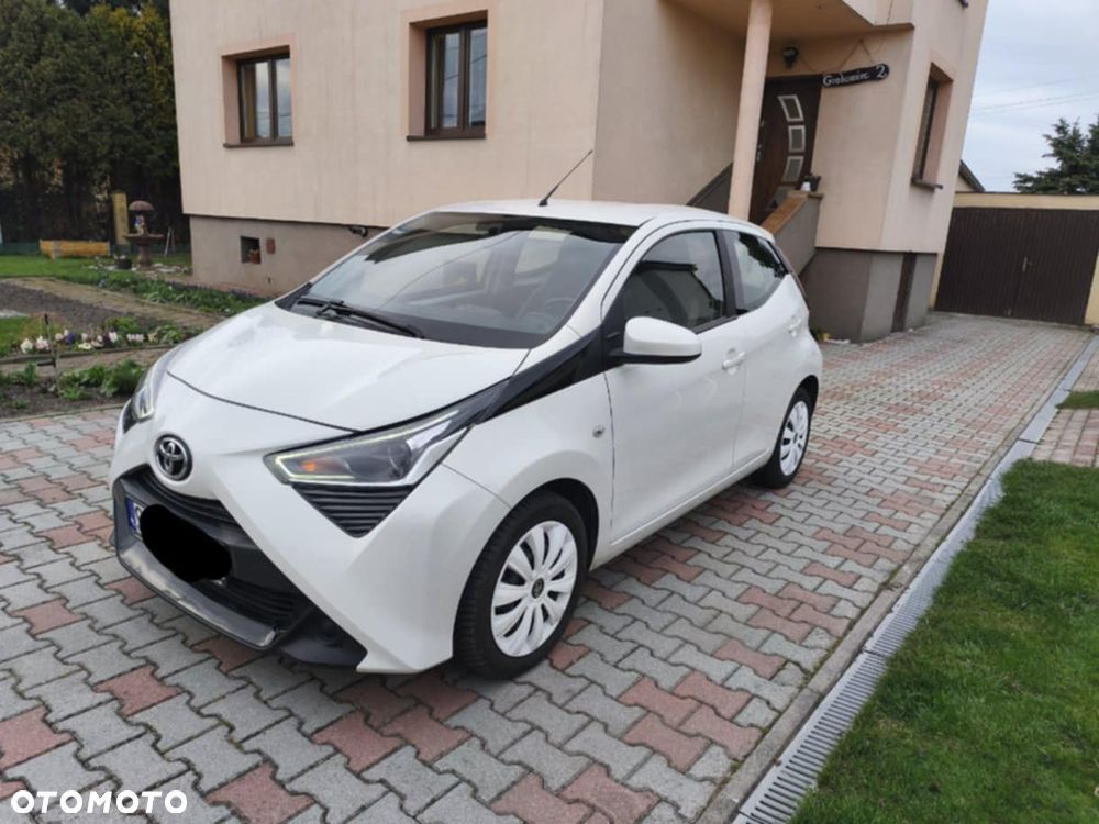Toyota Aygo x-play - 1