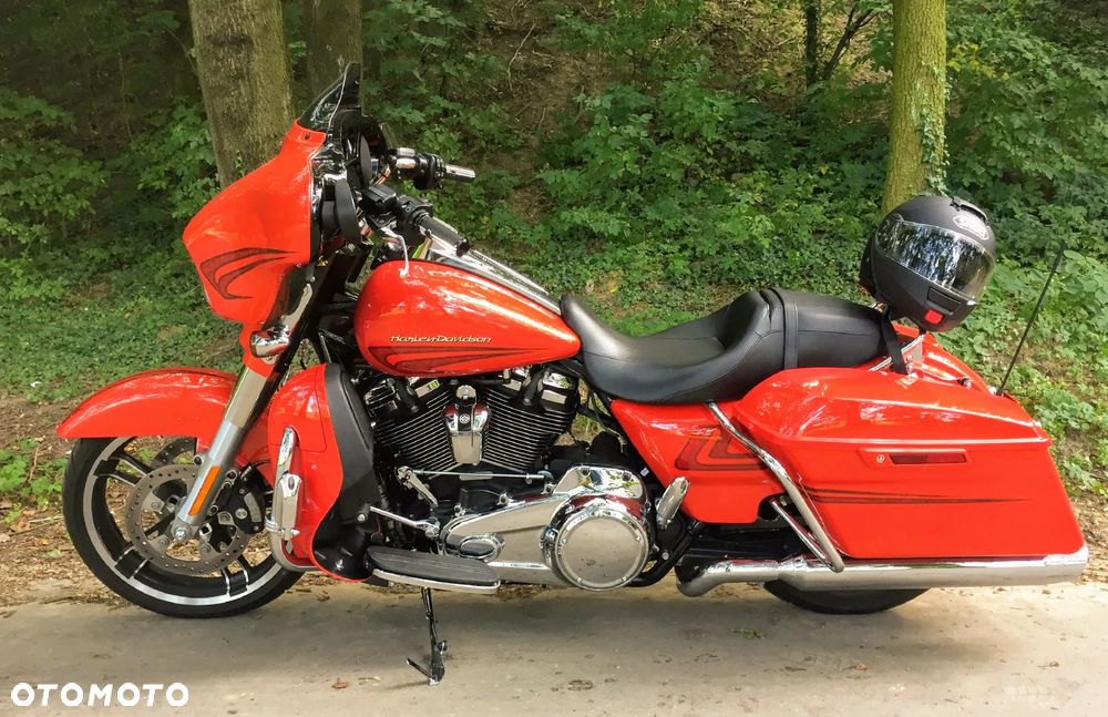 Harley-Davidson Touring Street Glide - 12