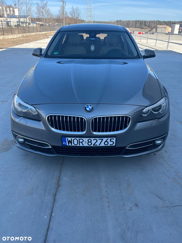 BMW Seria 5 528i xDrive - 7