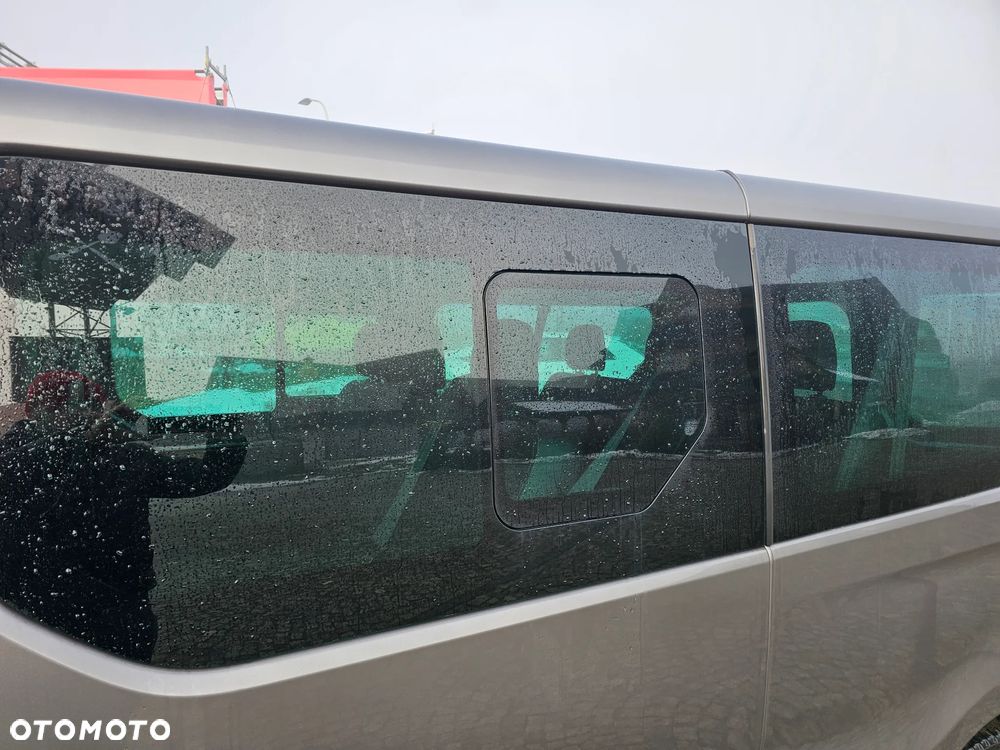 Opel Vivaro L2H1 2,9t Elegance Business - 33