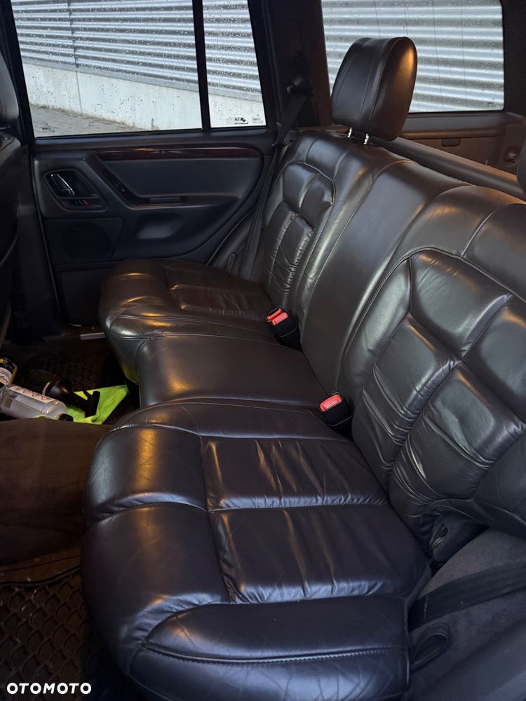 Jeep Grand Cherokee - 11