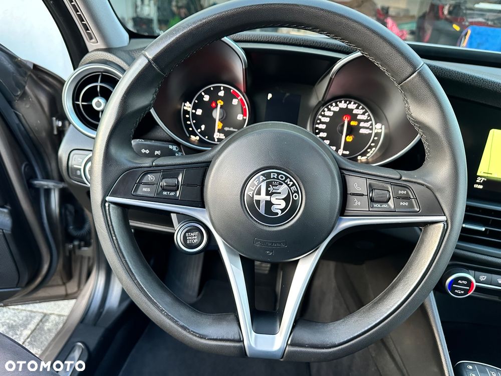 Alfa Romeo Giulia 2.2 D Turbo - 14