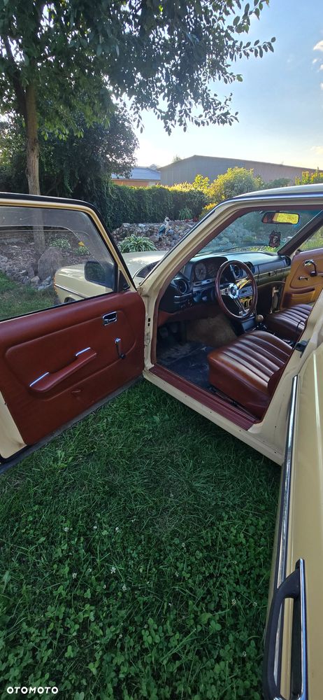 Mercedes-Benz W123 - 14