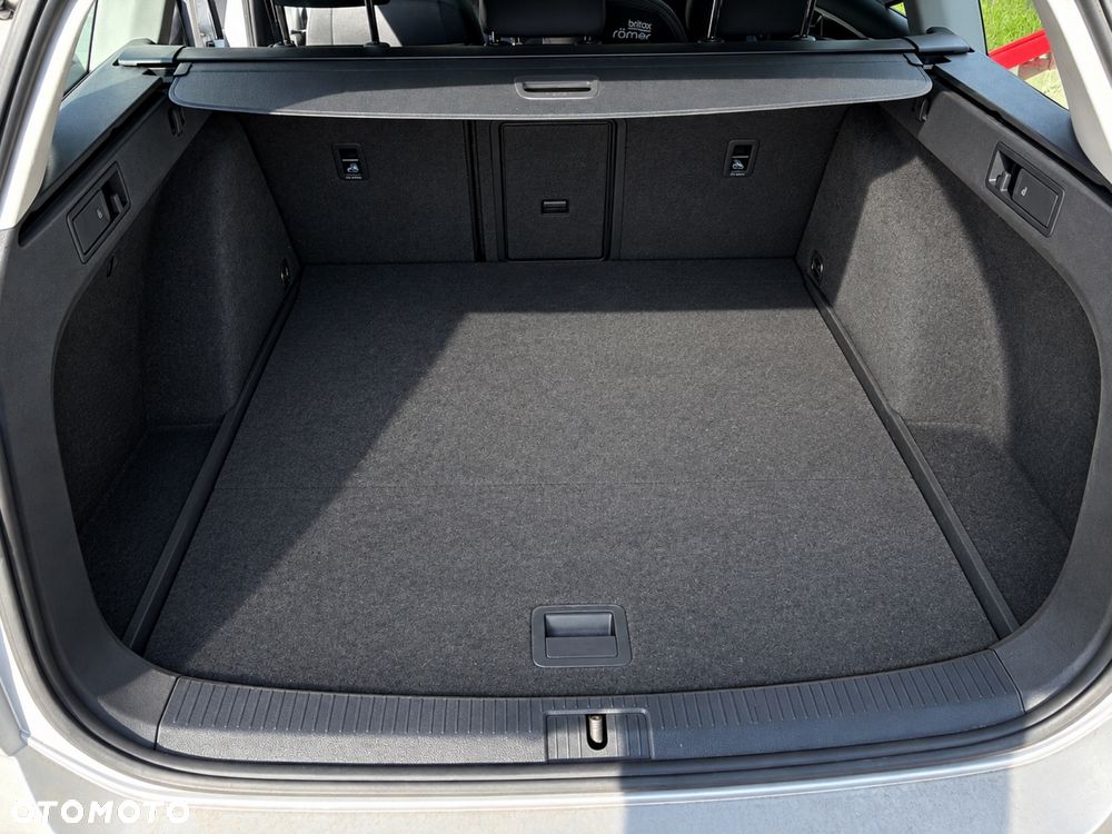 Volkswagen Golf - 8