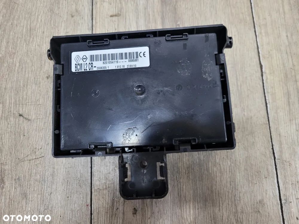 Skrzynka BCM moduł komfortu Renault Clio III Lift 1,2 16V 2010r 5d hatchback 8201054119 - 2