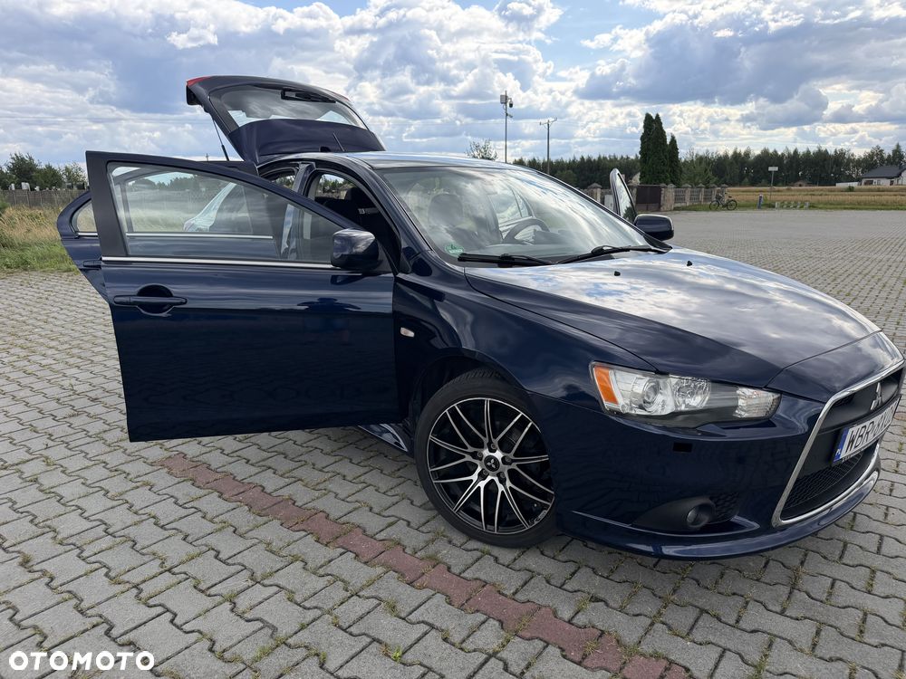 Mitsubishi Lancer 1.6 Invite - 3