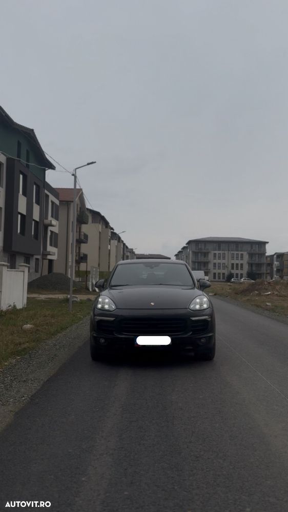 Porsche Cayenne - 2