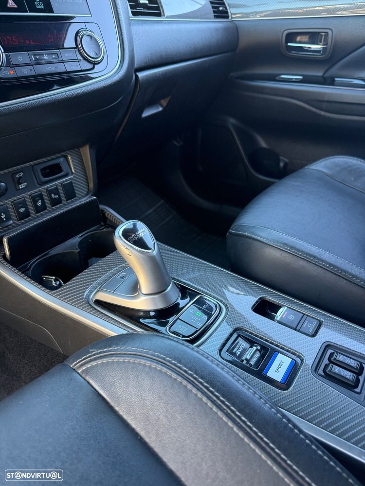 Mitsubishi Outlander 2.4 Instyle - 20