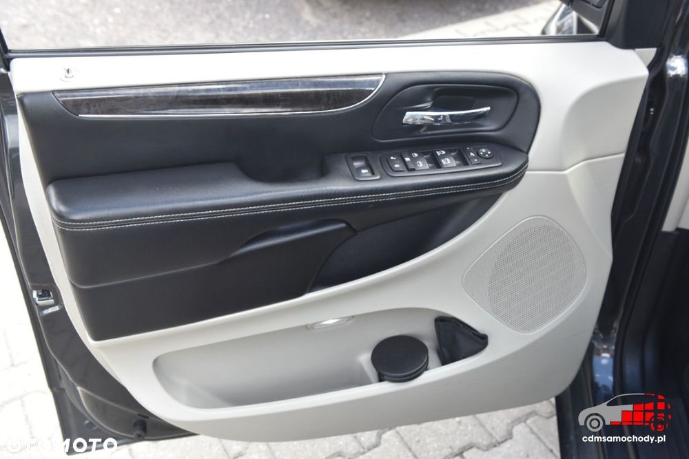 Lancia Voyager - 17