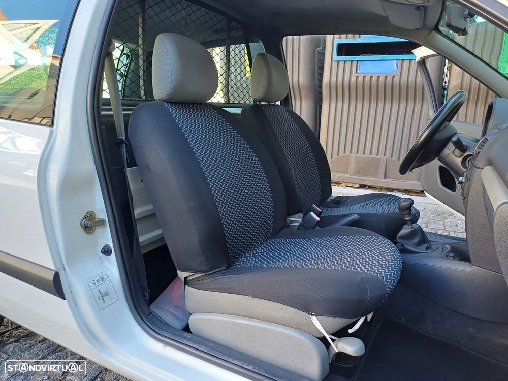 Renault CLIO VAN 1.5 DCI DYNAMIQUE - MUITO NOVA - 26