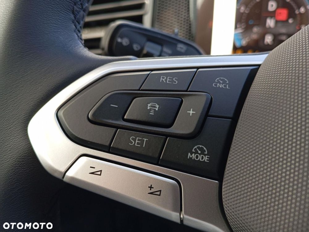 Volkswagen Tiguan - 10
