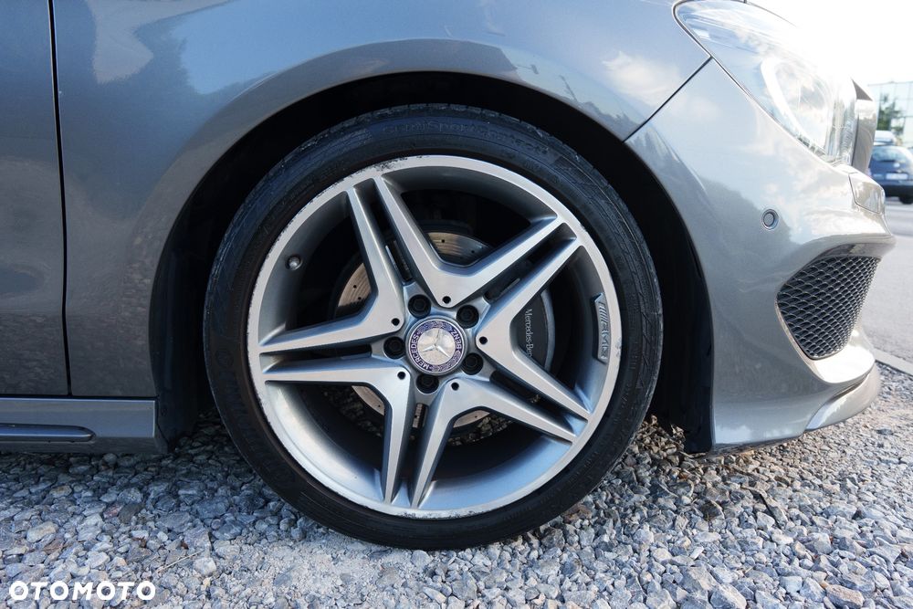 Mercedes-Benz CLA 180 7G-DCT AMG Line - 30