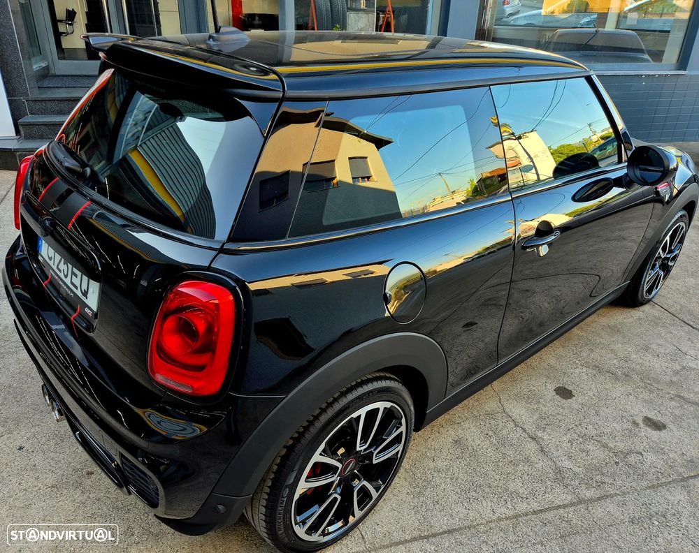 MINI 3 Portas One JCW - 11